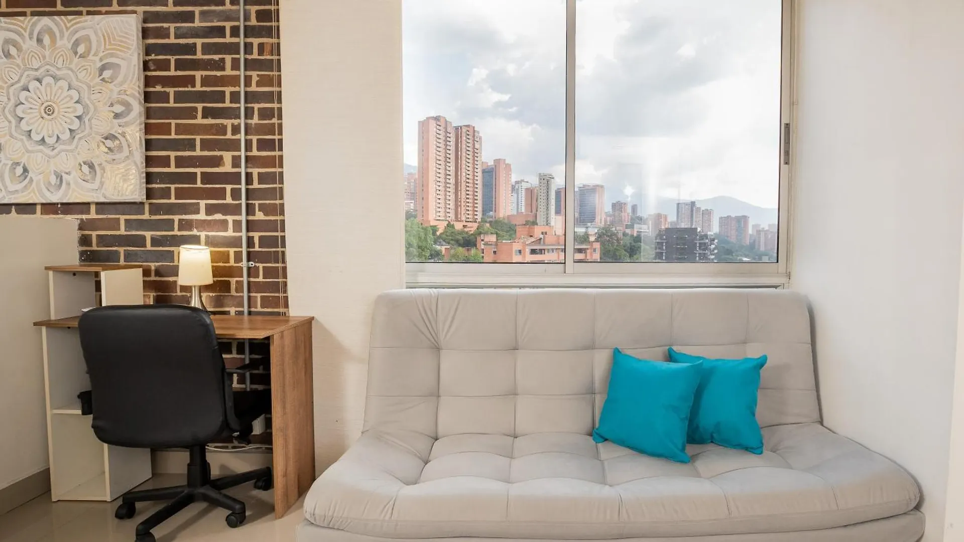 Апартаменты Stylish Suite In El Poblado, Near Provenza! Медельин